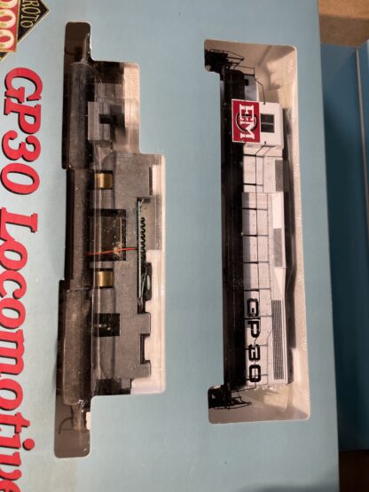 Locomotive - GP 30 - In Box - Image 3